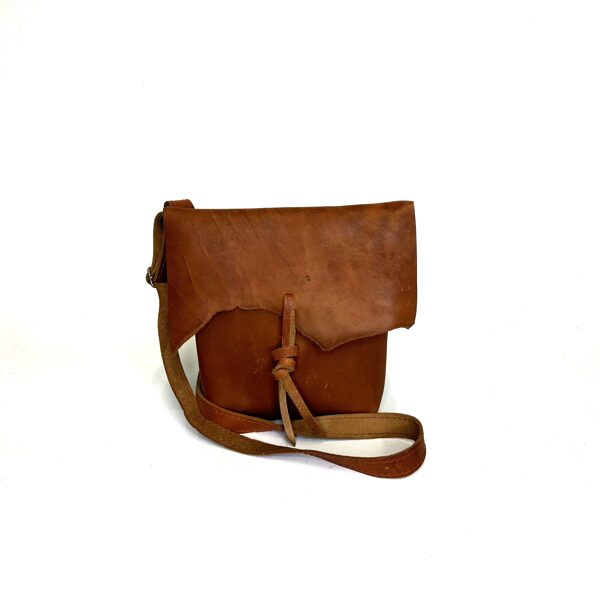 Mazā kvadrātsoma mežazvērs gaiši brūna