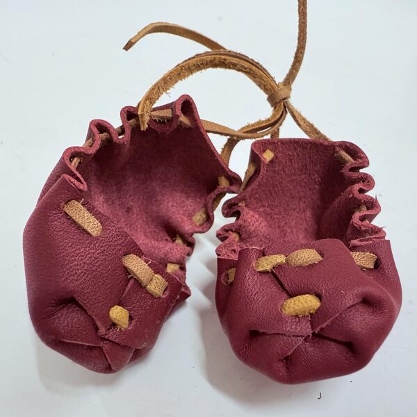 Suvenīr-pastalas bordo